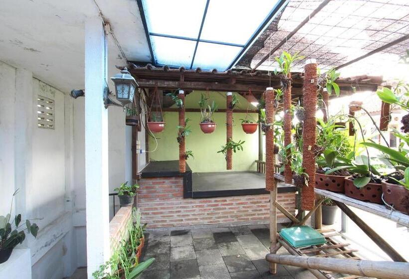 酒店 Spot On 93324 Hadi Homestay Syariah