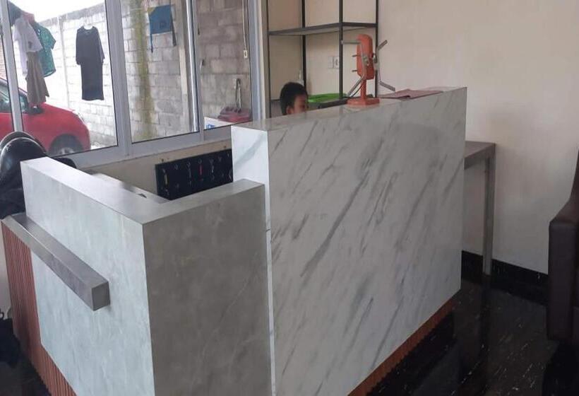 酒店 Spot On 93324 Hadi Homestay Syariah