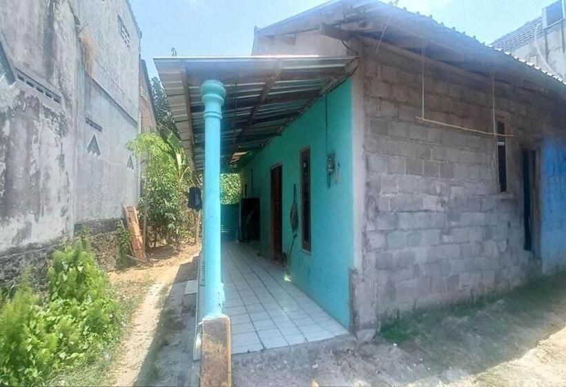 酒店 Spot On 93324 Hadi Homestay Syariah