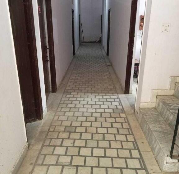 Hotell Spot On Atithi