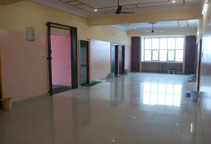 Oyo Hotel Purnima Palace
