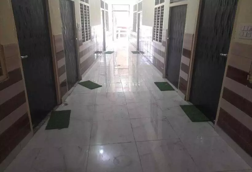 Oyo Hotel Signature Inn