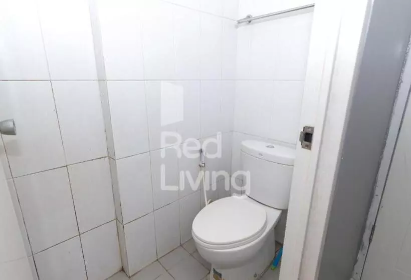 ペンション Redliving Apartemen Grand Sentraland   At Properti Tower Pink