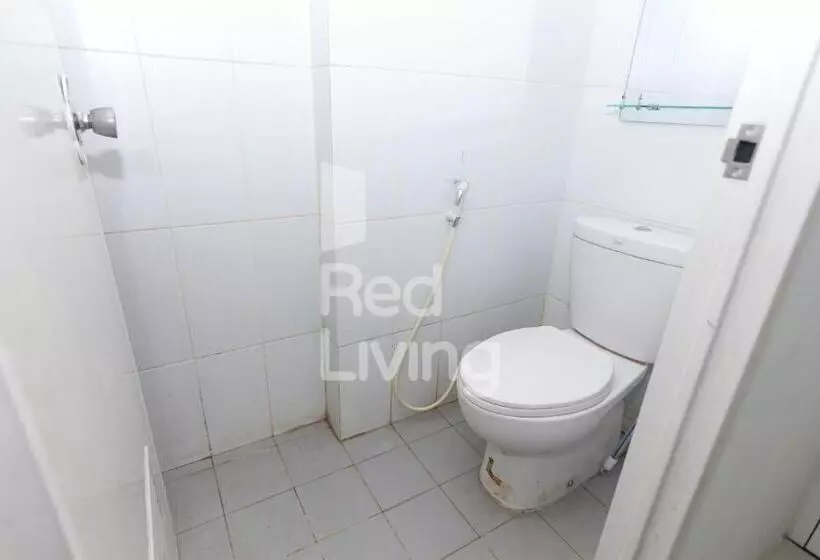 ペンション Redliving Apartemen Grand Sentraland   At Properti Tower Pink