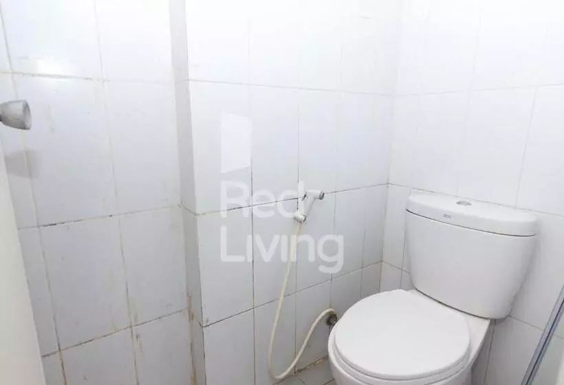 ペンション Redliving Apartemen Grand Sentraland   At Properti Tower Pink