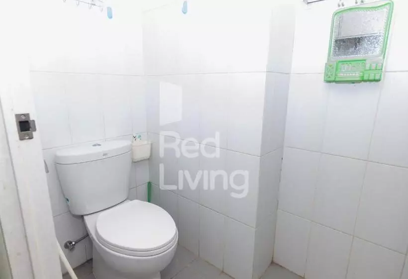 ペンション Redliving Apartemen Grand Sentraland   At Properti Tower Pink