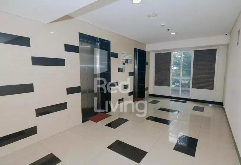 ペンション Redliving Apartemen Grand Sentraland   At Properti Tower Pink