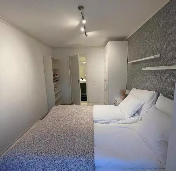 ペンション Room In Apartment   Apartment With One Bedrooms And Parking In The City Of Stavanger