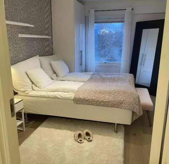 ペンション Room In Apartment   Apartment With One Bedrooms And Parking In The City Of Stavanger