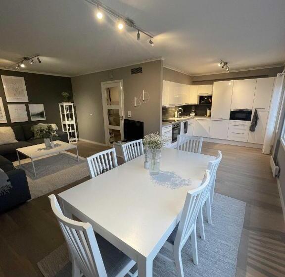 פנסיון Room In Apartment   Apartment With One Bedrooms And Parking In The City Of Stavanger