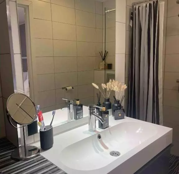 ペンション Room In Apartment   Apartment With One Bedrooms And Parking In The City Of Stavanger