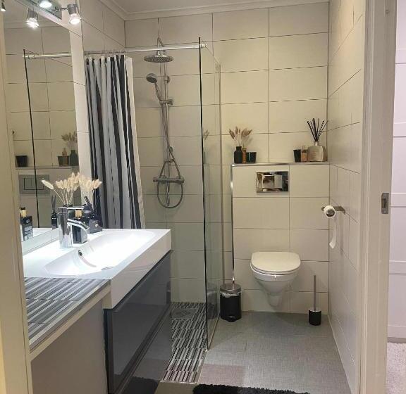 פנסיון Room In Apartment   Apartment With One Bedrooms And Parking In The City Of Stavanger