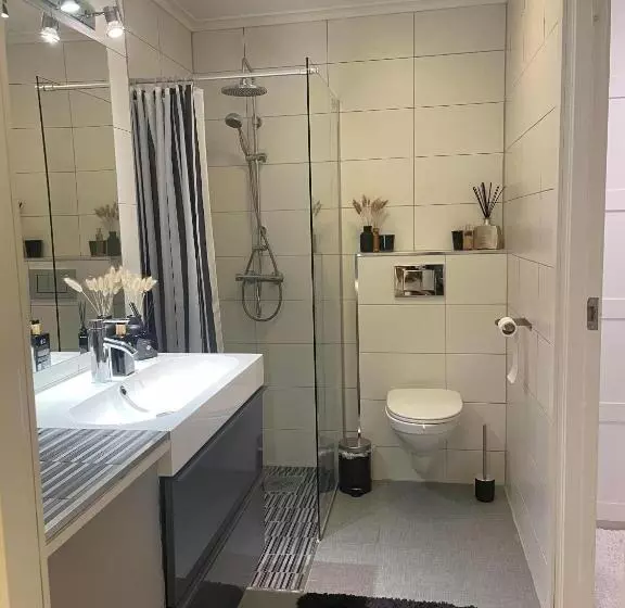 ペンション Room In Apartment   Apartment With One Bedrooms And Parking In The City Of Stavanger