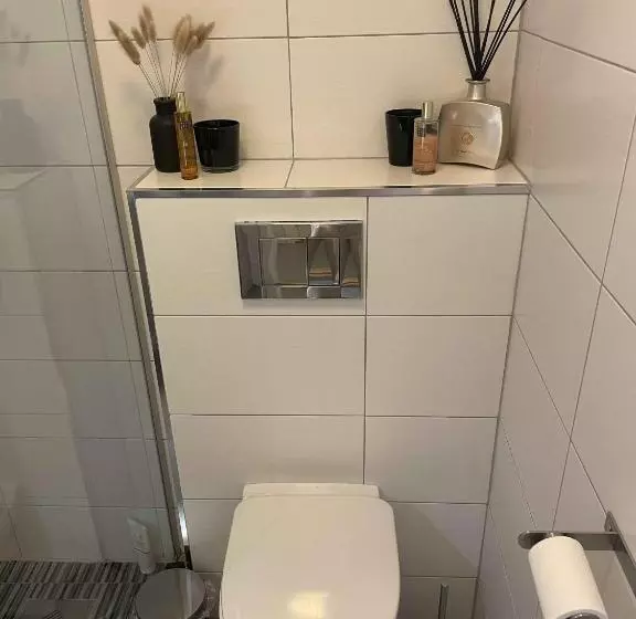 ペンション Room In Apartment   Apartment With One Bedrooms And Parking In The City Of Stavanger