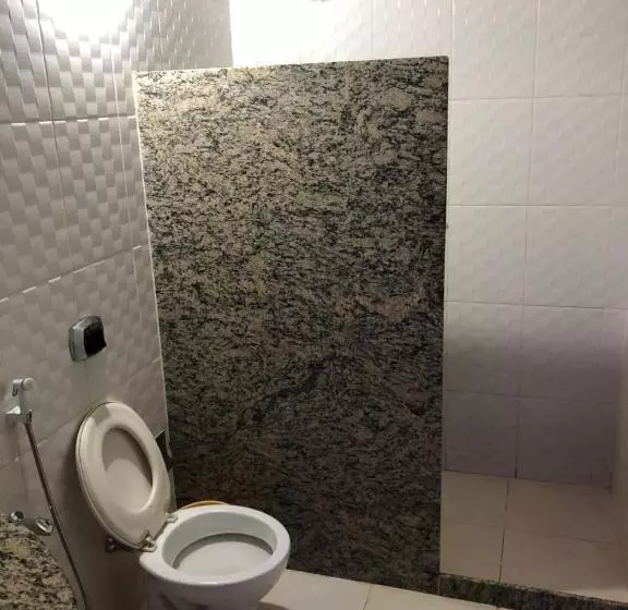 Status Motel