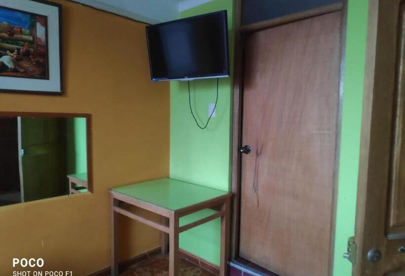 Hostel Hospedaje El Pino