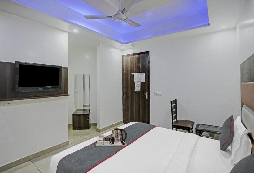 Collection O 85223 Hotel Classic