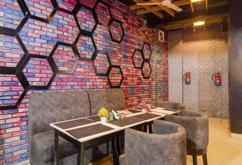 Collection O Hotel Diamond Plaza