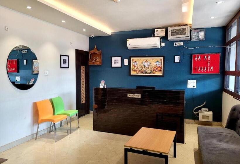 Hotel Aalishan Residency