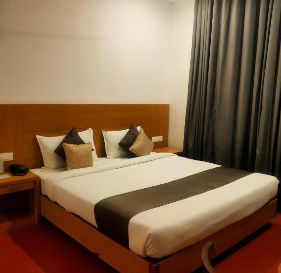 Hotel Agincourt Kuttikkanam