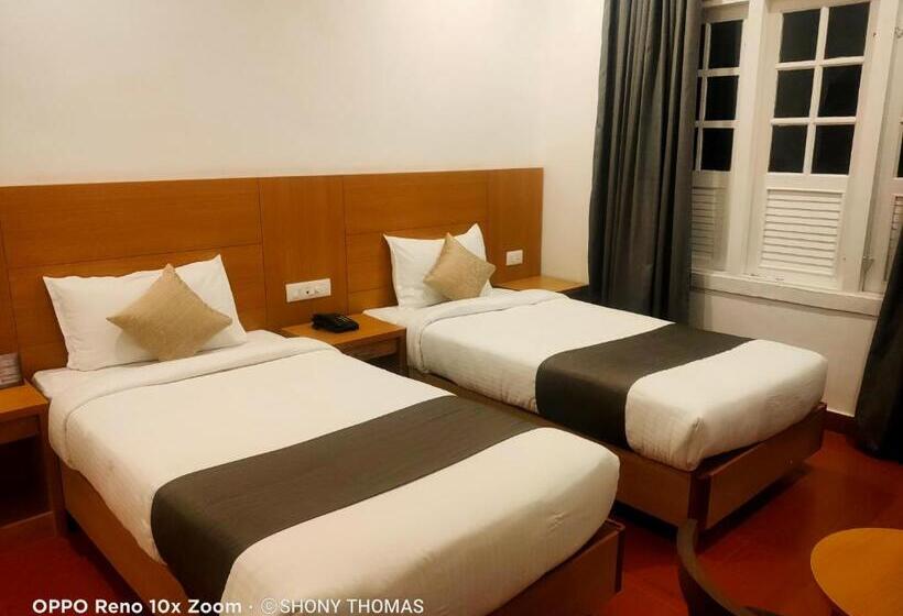 Hotel Agincourt Kuttikkanam