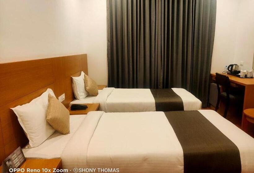 Hotel Agincourt Kuttikkanam