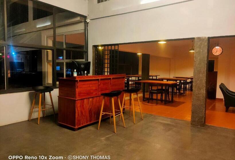 Hotel Agincourt Kuttikkanam