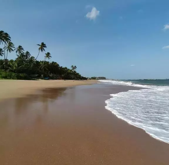 Hotelli Endlessblue Resort Kalametiya