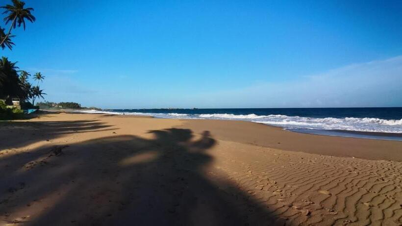 בית מלון כפרי Endlessblue Resort Kalametiya