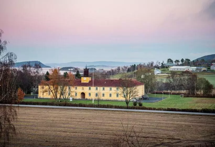 Hotelli Falstadsenteret   Museum, Minnested Og Senter For Menneskerettigheter