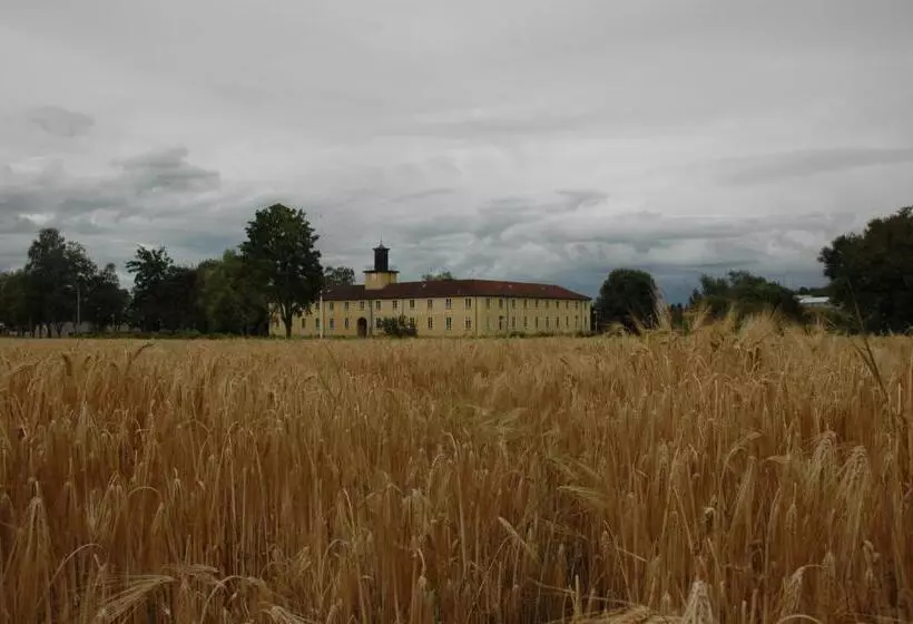 Hotelli Falstadsenteret   Museum, Minnested Og Senter For Menneskerettigheter