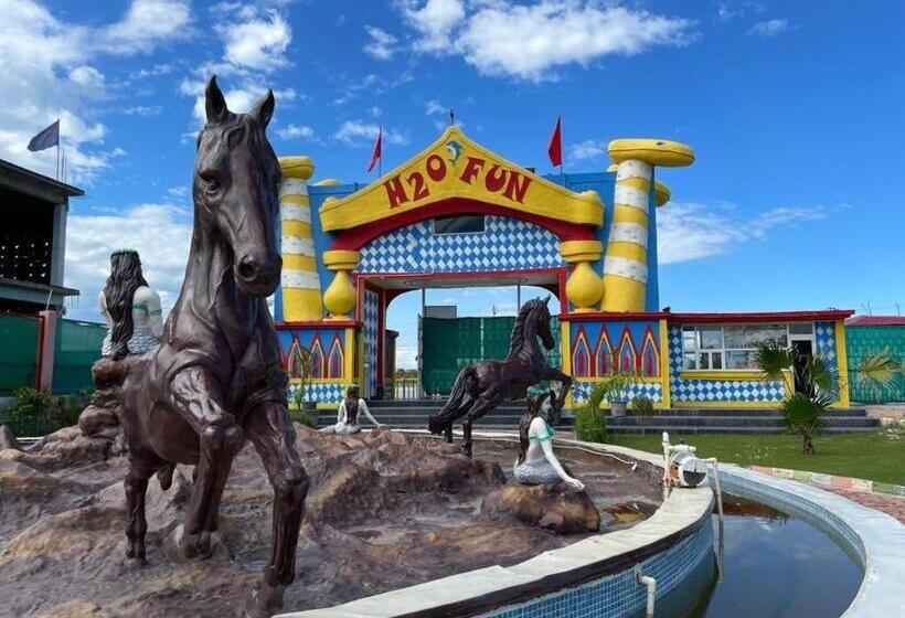 בית מלון כפרי H2o Fun Resort