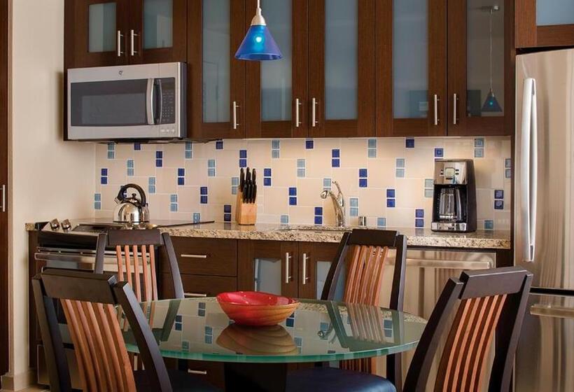 هتل Marriott S Grand Chateau