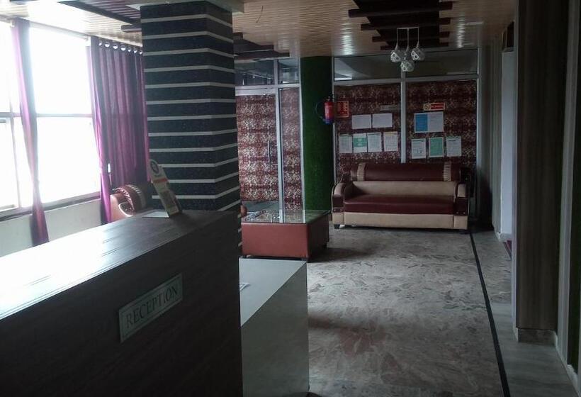 Отель Mehraz Residency