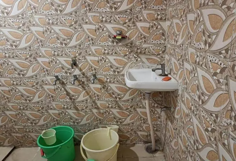 Hotelli Oyo Shri Veni Madhav