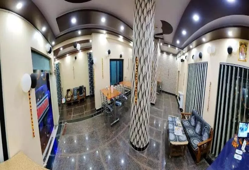 Hotelli Oyo Shri Veni Madhav