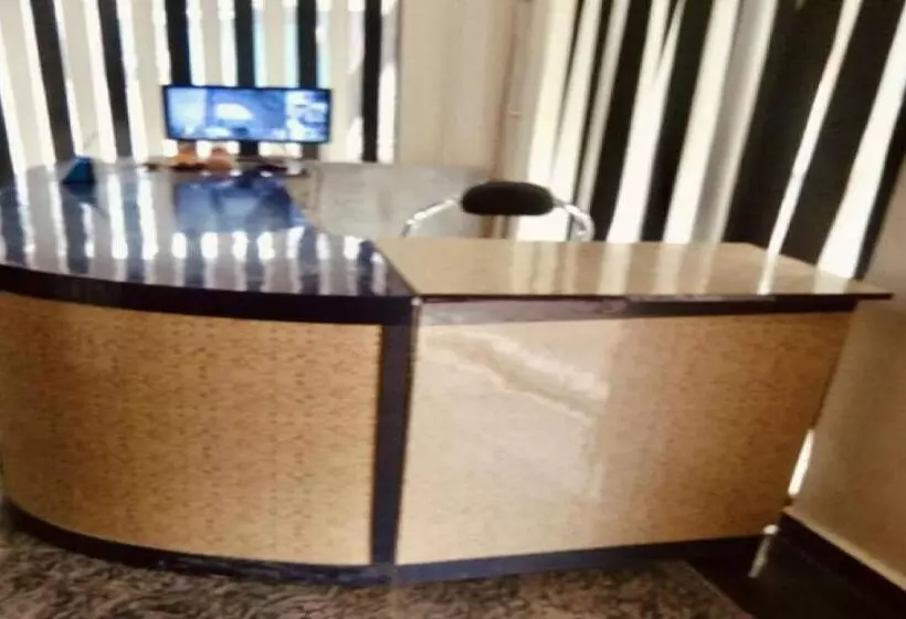 Hotelli Oyo Shri Veni Madhav