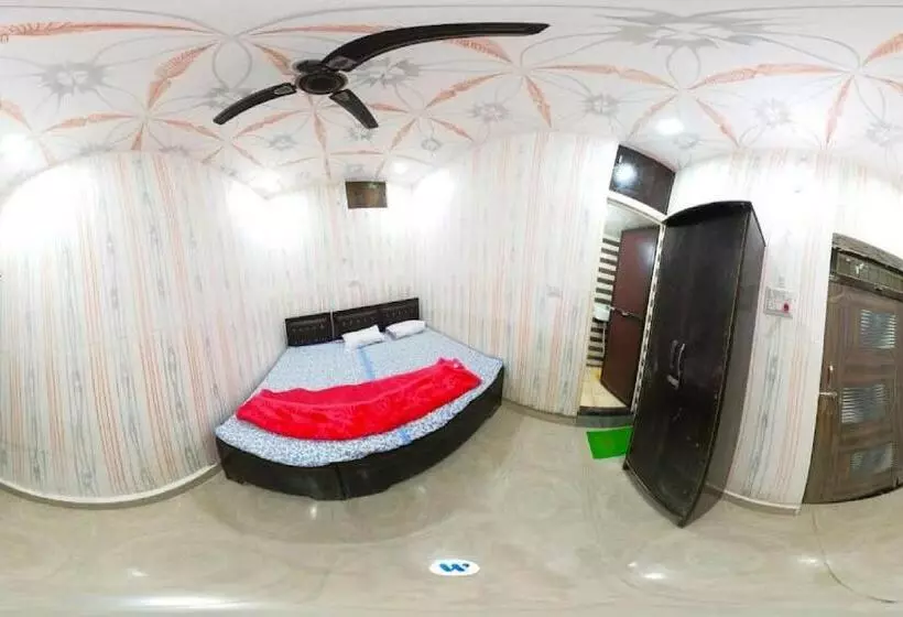 Hotelli Oyo Shri Veni Madhav