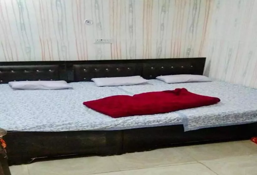 Hotelli Oyo Shri Veni Madhav