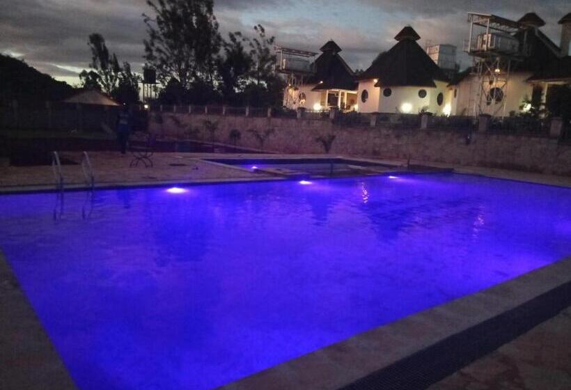 هتل Turaco Intercounty Resort