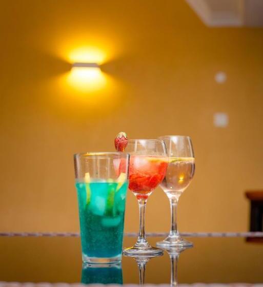 هتل Turaco Intercounty Resort