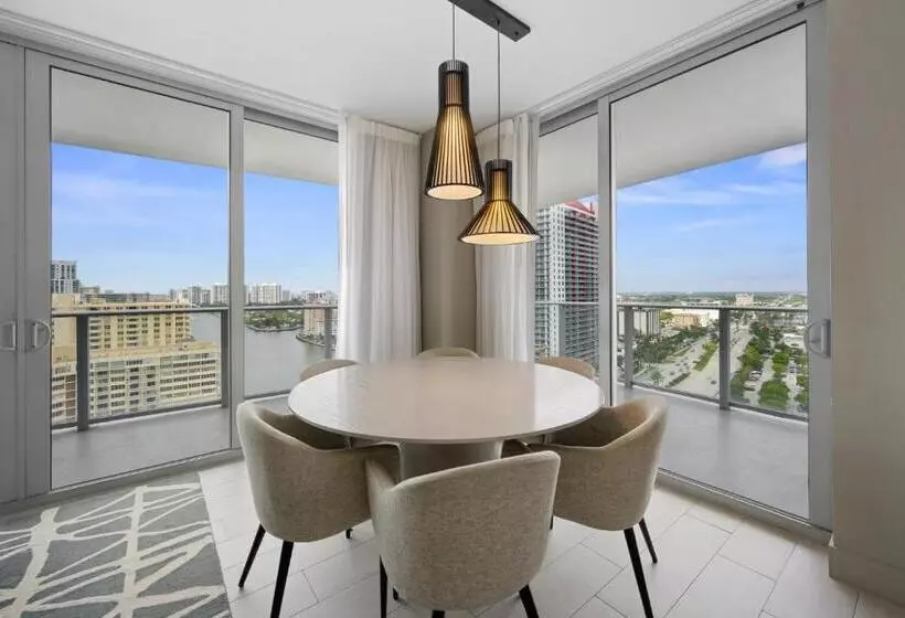 Hyde Beach House Waterway