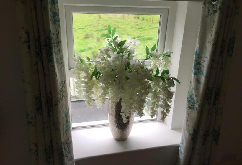 ペンション Brackfield House