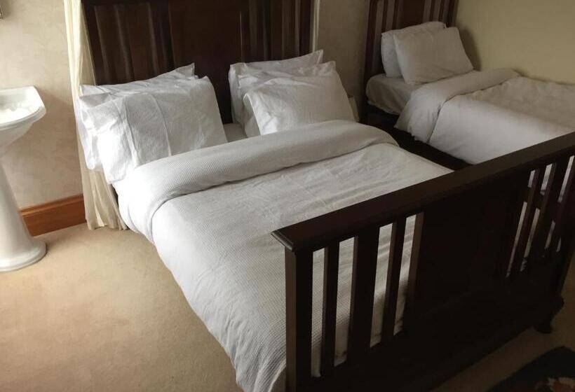 ペンション Brackfield House