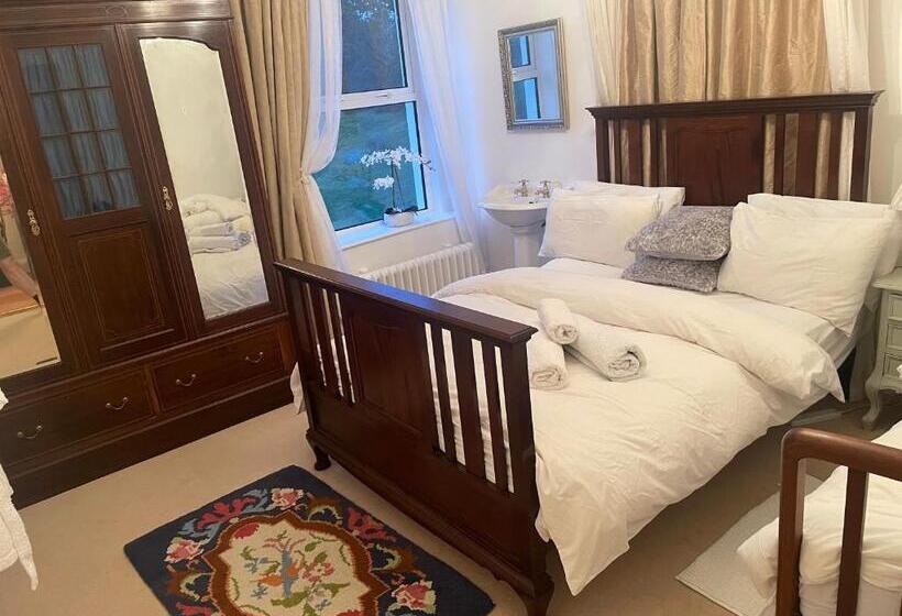 ペンション Brackfield House