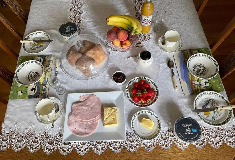 ペンション Brackfield House