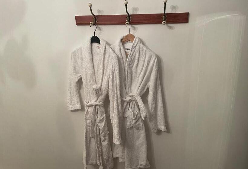 ペンション Brackfield House