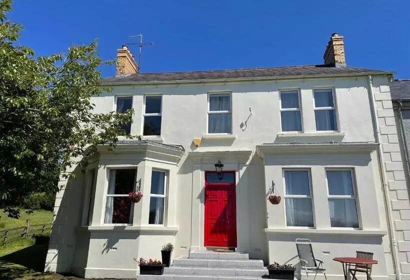 Majatalo Brackfield House