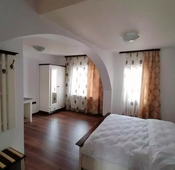 پانسیون Casa Poenaru