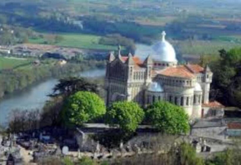 Пансион Domaine La Granja